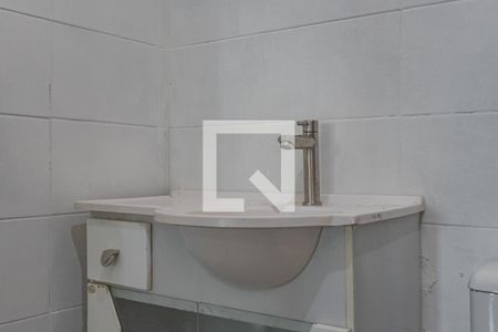 Banheiro de casa para alugar com 1 quarto, 43m² em Passo das Pedras, Porto Alegre