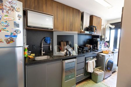 Cozinha e Área de Serviço de apartamento para alugar com 3 quartos, 103m² em Cristal, Porto Alegre