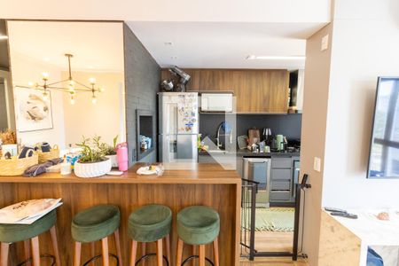 Cozinha e Área de Serviço de apartamento para alugar com 3 quartos, 103m² em Cristal, Porto Alegre