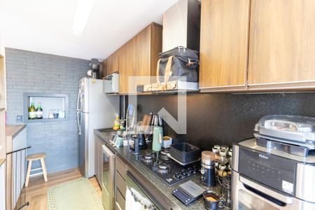 Cozinha e Área de Serviço de apartamento para alugar com 3 quartos, 103m² em Cristal, Porto Alegre