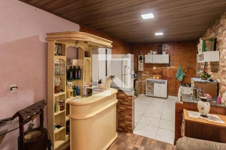 Sala de TV de casa à venda com 4 quartos, 240m² em Vila Sabrina, São Paulo