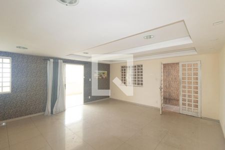 Sala de casa para alugar com 4 quartos, 199m² em Campo Grande, Rio de Janeiro