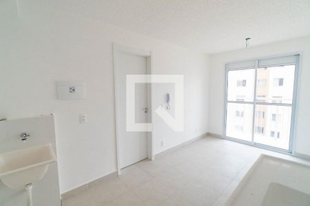 Sala/Cozinha de apartamento para alugar com 1 quarto, 28m² em Jardim Itacolomi, São Paulo