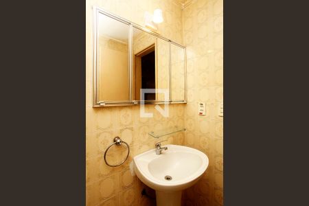 Banheiro de apartamento para alugar com 1 quarto, 45m² em Petrópolis, Porto Alegre