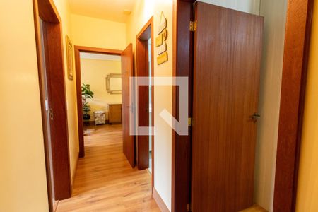 Corredor de apartamento à venda com 3 quartos, 101m² em Tristeza, Porto Alegre