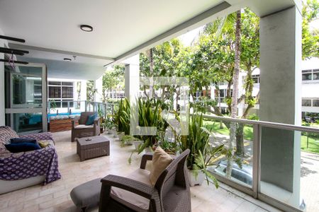 Varanda Sala de apartamento à venda com 4 quartos, 215m² em Barra da Tijuca, Rio de Janeiro