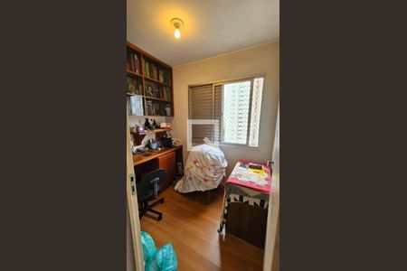 Quarto de apartamento à venda com 3 quartos, 73m² em Vila Gumercindo, São Paulo