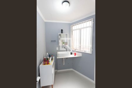 Banheiro de apartamento à venda com 1 quarto, 48m² em Centro, Campinas