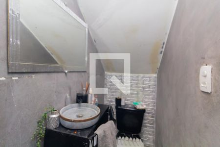 Lavabo de casa de condomínio para alugar com 3 quartos, 60m² em Cidade Tiradentes, São Paulo