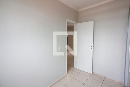 Quarto 2 de apartamento para alugar com 2 quartos, 45m² em Gávea, Uberlândia