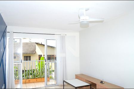 Sala de apartamento para alugar com 2 quartos, 64m² em Goiânia, Belo Horizonte