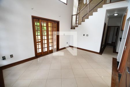 Sala de casa de condomínio à venda com 3 quartos, 1560m² em Cidade Universitária, Campinas