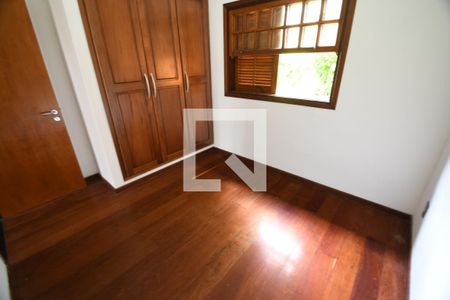 Quarto 1 de casa de condomínio à venda com 3 quartos, 1560m² em Cidade Universitária, Campinas