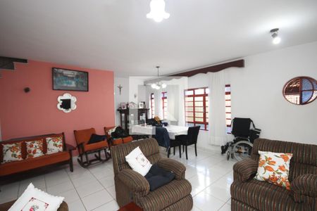 Sala  de casa à venda com 6 quartos, 256m² em Vila Constança, São Paulo