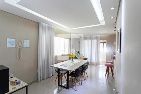 Sala de casa à venda com 3 quartos, 210m² em Parque Xangri-lá, Contagem
