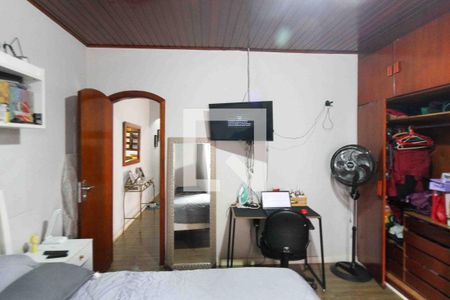 Casa à venda com 2 quartos, 204m² em Vila Santa Clara, São Paulo