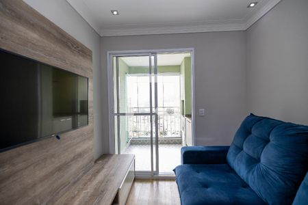 Sala de apartamento para alugar com 3 quartos, 74m² em Jardim Tupanci, Barueri