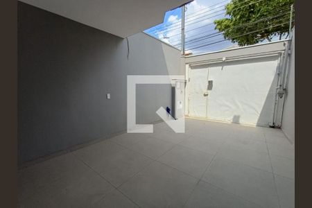 Casa à venda com 3 quartos, 90m² em Vila Carrão, São Paulo