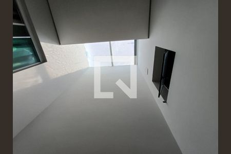 Casa à venda com 3 quartos, 90m² em Vila Carrão, São Paulo