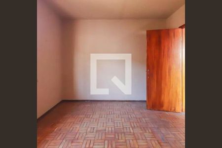 Casa à venda com 4 quartos, 350m² em Rio Pequeno, São Paulo