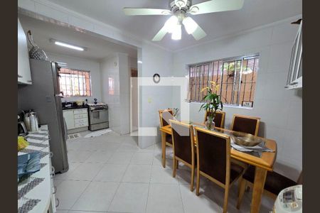 Casa à venda com 3 quartos, 178m² em Vila Nova Alba, São Paulo