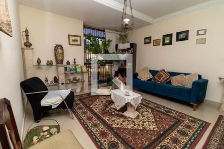 Casa à venda com 4 quartos, 398m² em Vila Ipojuca, São Paulo