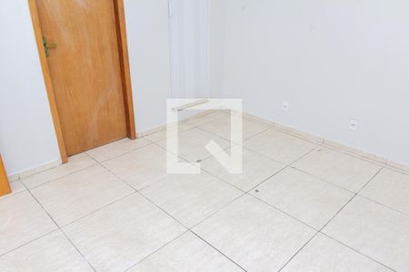 Sala de casa para alugar com 1 quarto, 50m² em Campo Grande, Rio de Janeiro