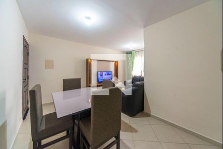 Sala de apartamento para alugar com 2 quartos, 60m² em Jardim Santo André, Santo André