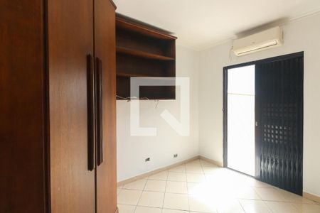 Quarto 2 de casa para alugar com 3 quartos, 120m² em Vila Gomes Cardim, São Paulo