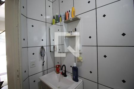 Banheiro de apartamento para alugar com 1 quarto, 42m² em São José, Porto Alegre