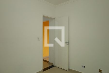 Quarto 2 de apartamento para alugar com 2 quartos, 49m² em Guaianases, São Paulo