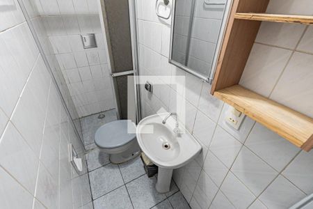 Banheiro de casa para alugar com 2 quartos, 72m² em Vila Moinho Velho, São Paulo