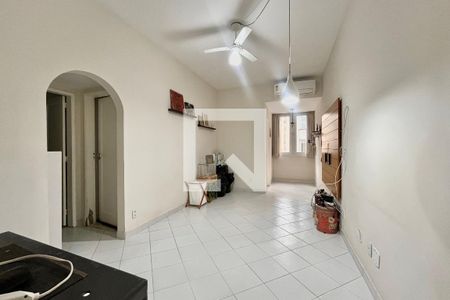 Sala  de apartamento à venda com 2 quartos, 60m² em Copacabana, Rio de Janeiro