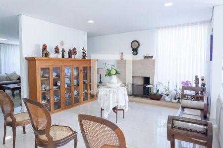 Sala  de casa de condomínio à venda com 5 quartos, 503m² em Alphaville Nova Lima, Nova Lima