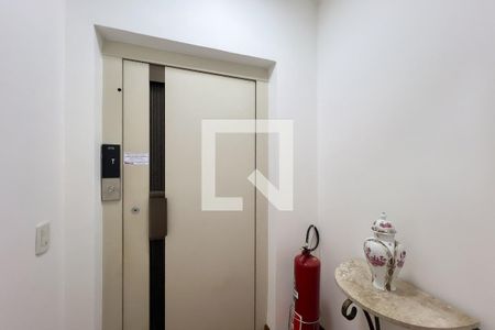 Hall de entrada de apartamento à venda com 4 quartos, 204m² em Vila Coqueiro, Valinhos