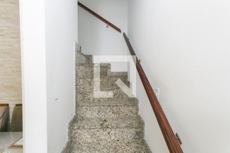 Escada  de casa de condomínio à venda com 2 quartos, 82m² em Itaquera, São Paulo