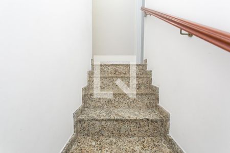 Escada  de casa de condomínio à venda com 2 quartos, 82m² em Itaquera, São Paulo