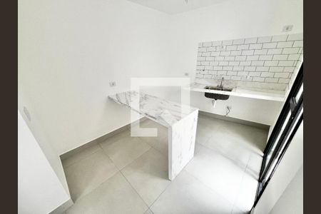 Cozinha de casa para alugar com 2 quartos, 70m² em Vila Guaca, São Paulo