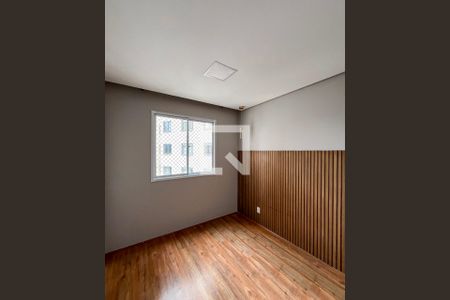 Quarto 1 de apartamento para alugar com 2 quartos, 42m² em Parque Fongaro, São Paulo