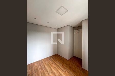 Quarto 1 de apartamento para alugar com 2 quartos, 42m² em Parque Fongaro, São Paulo