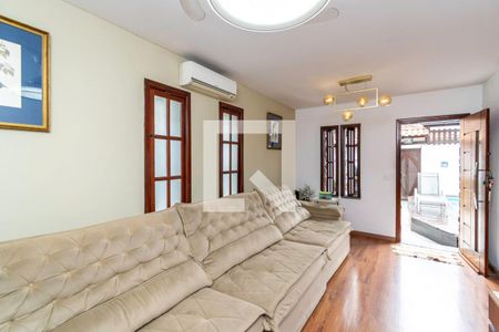 Sala de casa à venda com 3 quartos, 220m² em Penha, Rio de Janeiro
