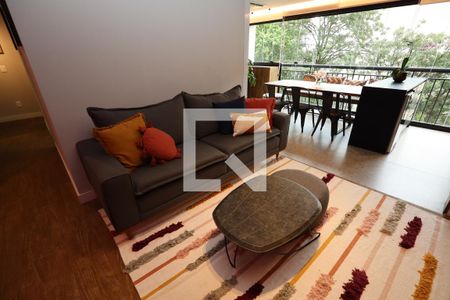 Sala de TV de apartamento à venda com 3 quartos, 109m² em Vila Gilda, Santo André