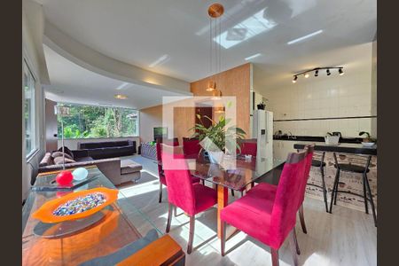 Sala de casa de condomínio à venda com 4 quartos, 290m² em Retiro do Chale, Brumadinho