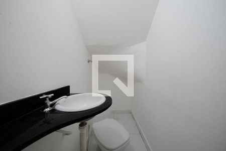 Lavabo de casa de condomínio para alugar com 3 quartos, 120m² em Vila Guilhermina, São Paulo