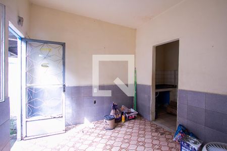 Sala de casa para alugar com 1 quarto, 40m² em Covanca, São Gonçalo