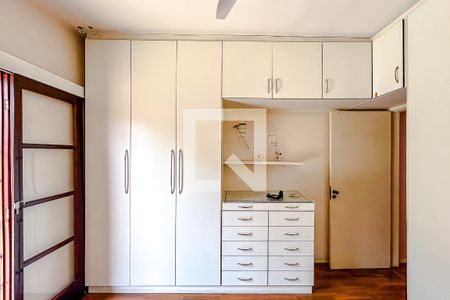 Quarto 1 - Armários de casa para alugar com 4 quartos, 300m² em Vila Sao Geraldo, São Paulo