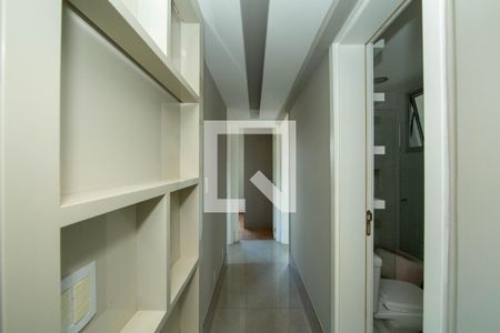 Corredor de apartamento para alugar com 3 quartos, 77m² em Grajaú, Belo Horizonte