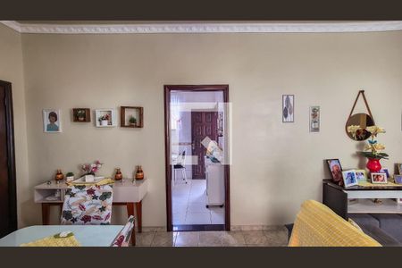 Sala de casa à venda com 3 quartos, 135m² em Vista Alegre, Rio de Janeiro