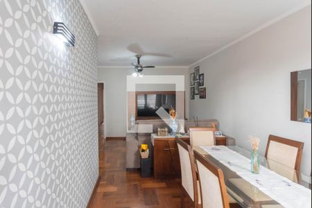 Sala de casa à venda com 4 quartos, 150m² em Vila Paraiso, Campinas