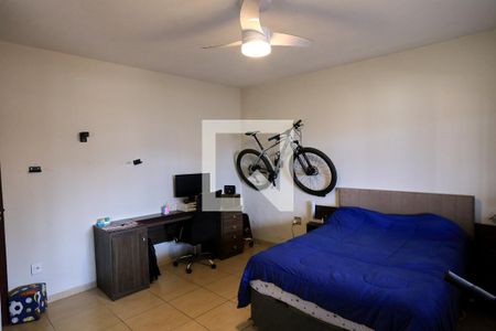 Suíte de casa à venda com 4 quartos, 360m² em Santa Cruz, Belo Horizonte